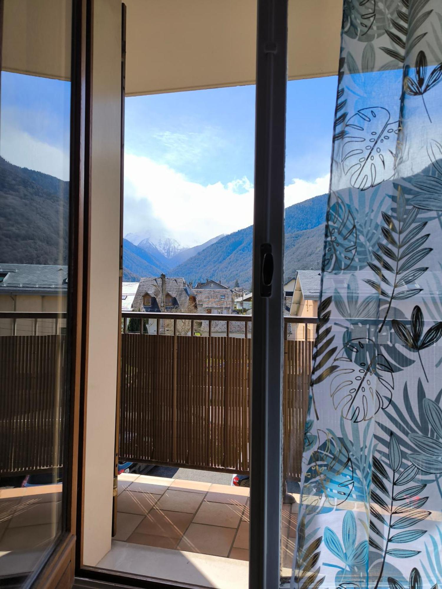 Appartement Vert Tendre Face A La Montagne Bagnères-de-Luchon 외부 사진